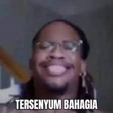 Sticker meme tersenyum bahagia - Download PNG di doksli.site